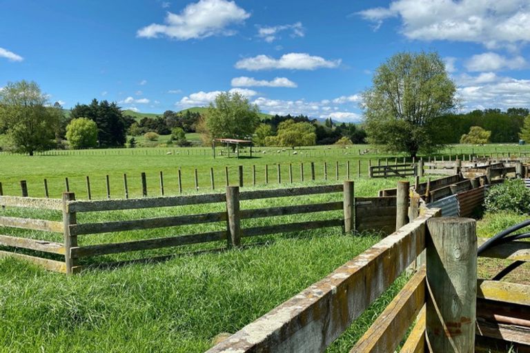 Photo of property in 7988 State Highway 1, Taihape, 4793