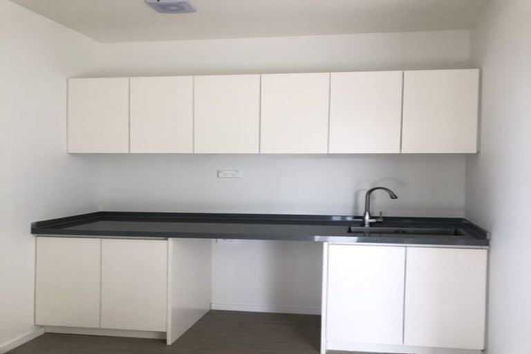 Photo of property in 19 Grove Way, Riverhead, 0820