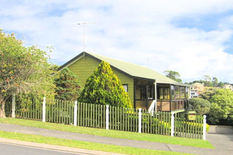 Photo of property in 11b Ngahere Views, Orewa, 0931