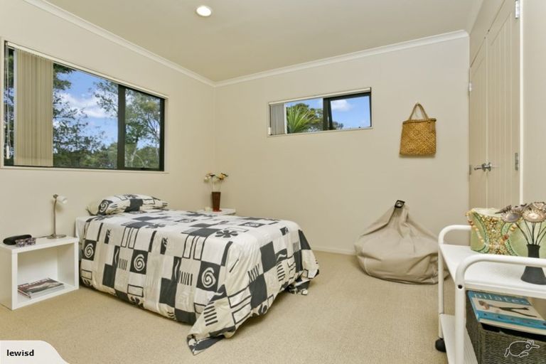 Photo of property in 1/40 Tui Glen Road, Birkenhead, Auckland, 0626