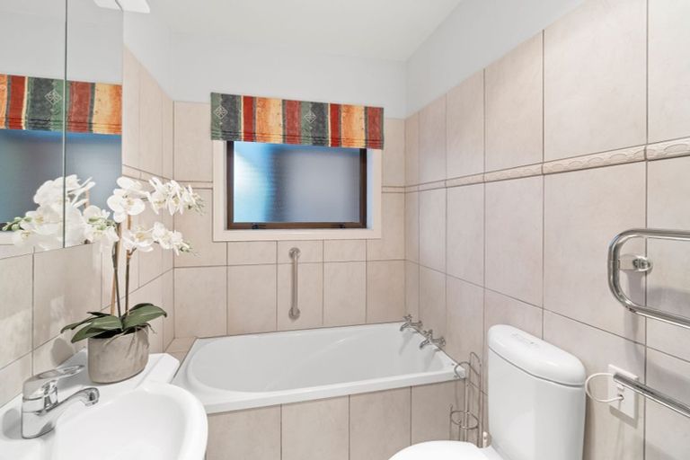 Photo of property in 308 Withells Road, Avonhead, Christchurch, 8042