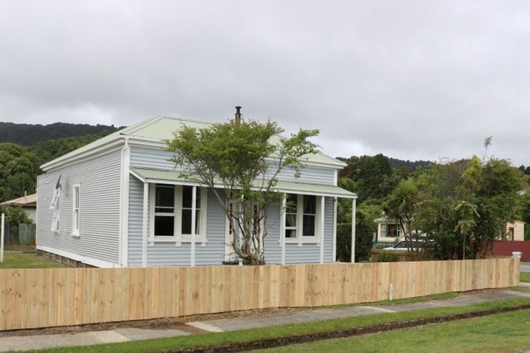 Photo of property in 33 Buccleugh Street, Greymouth, 7805