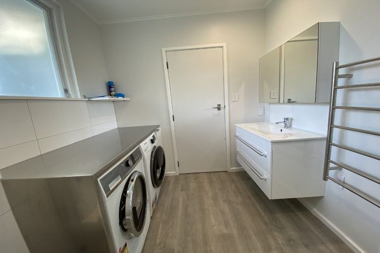 Photo of property in 4/18 Agra Crescent, Khandallah, Wellington, 6035