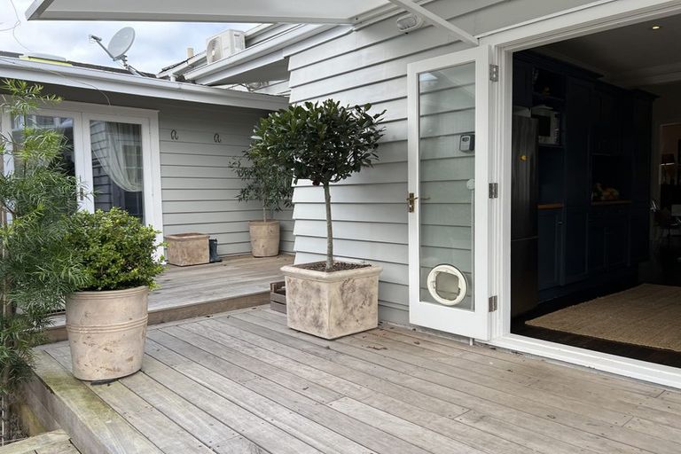 Photo of property in 2/2 Calliope Road, Devonport, Auckland, 0624