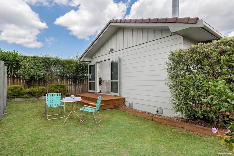 Photo of property in 57 Archmillen Avenue, Pakuranga Heights, Auckland, 2010
