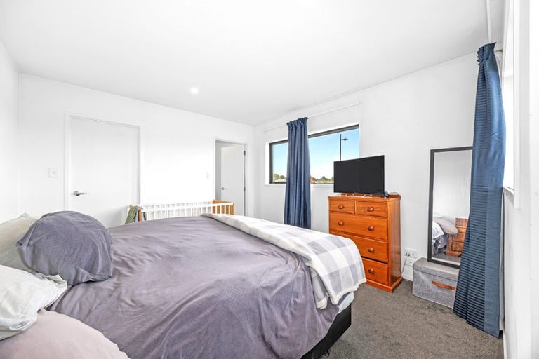 Photo of property in 1 Robalan Close, Halswell, Christchurch, 8025