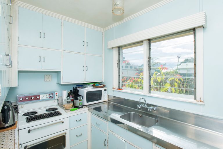 Photo of property in 215 Lytton Road, Elgin, Gisborne, 4010