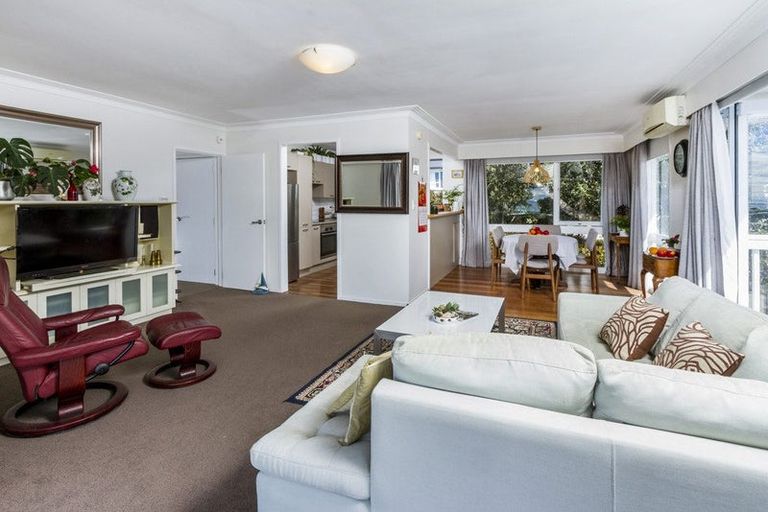 Photo of property in 4/30 Castor Bay Road, Castor Bay, Auckland, 0620