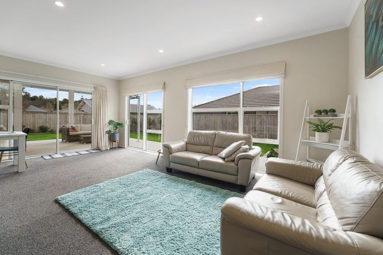 Photo of property in 71 Waipunahau Road, Waikanae, 5036