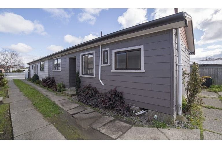 Photo of property in 2/34 Whitmore Street, Edgeware, Christchurch, 8013