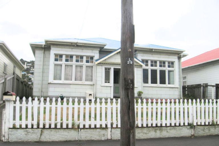 Photo of property in 132 Onepu Road, Lyall Bay, Wellington, 6022