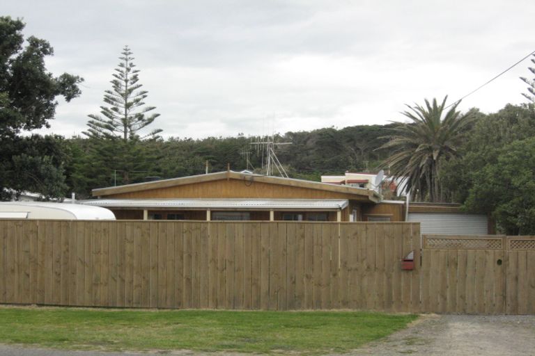 Photo of property in 152 Park Avenue, Waitarere Beach, Levin, 5510
