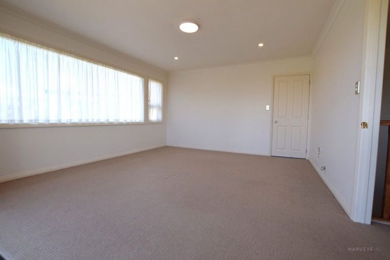 Photo of property in 14 Provence Esplanade, Te Atatu Peninsula, Auckland, 0610