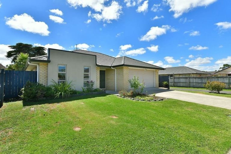Photo of property in 16 Aitkenhead Court, Parakai, 0830