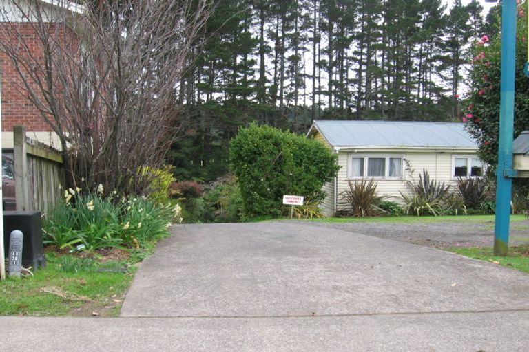 Photo of property in 635 Swanson Road, Swanson, Auckland, 0612