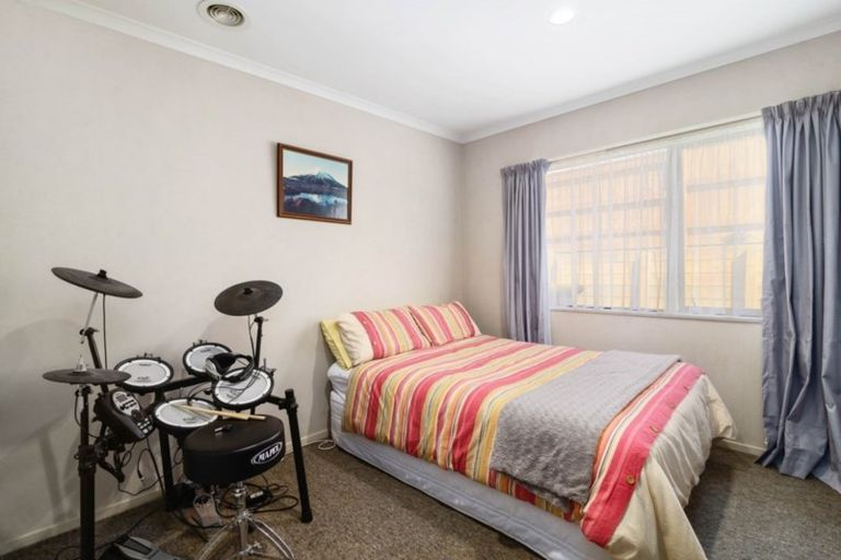 Photo of property in 19 Heaphy Place, Pukehangi, Rotorua, 3015