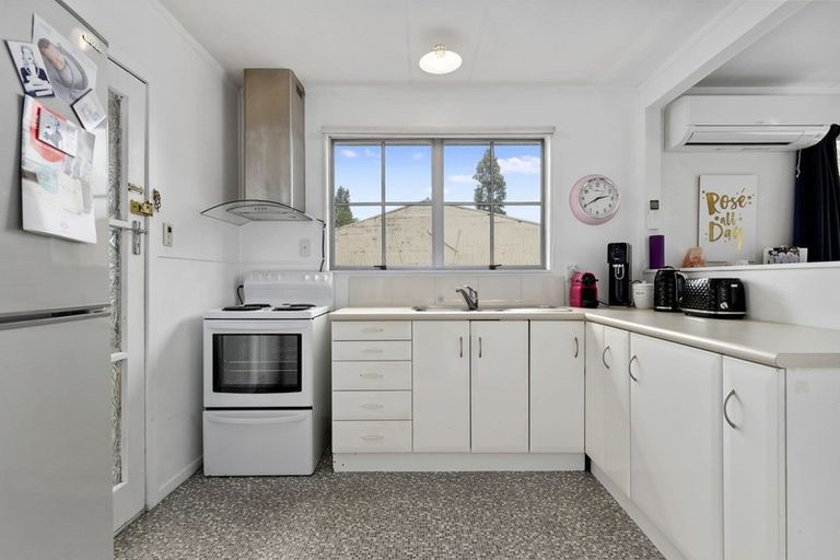 Photo of property in 72b Oakfield Crescent, Pukete, Hamilton, 3200