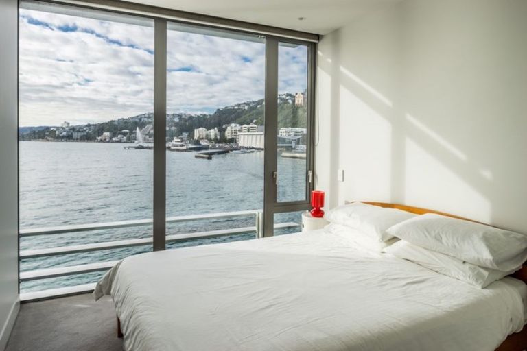 Photo of property in Clyde Quay Wharf, 1a/6 Clyde Quay Wharf, Te Aro, Wellington, 6011