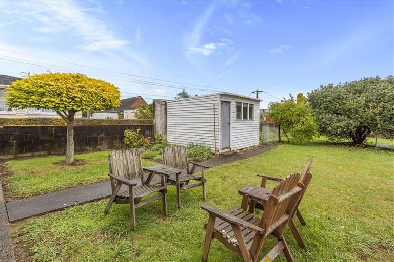 Photo of property in 136 Rathgar Road, Henderson, Auckland, 0610