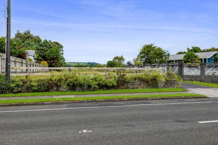 Photo of property in 25 Takiroa Street, Urenui, 4375