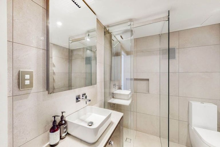 Photo of property in Grosvenor Flats, 19 Cottleville Terrace, Thorndon, Wellington, 6011