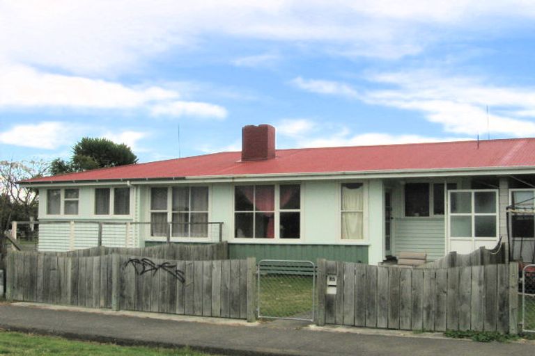 Photo of property in 15 Roberts Terrace, Onekawa, Napier, 4110