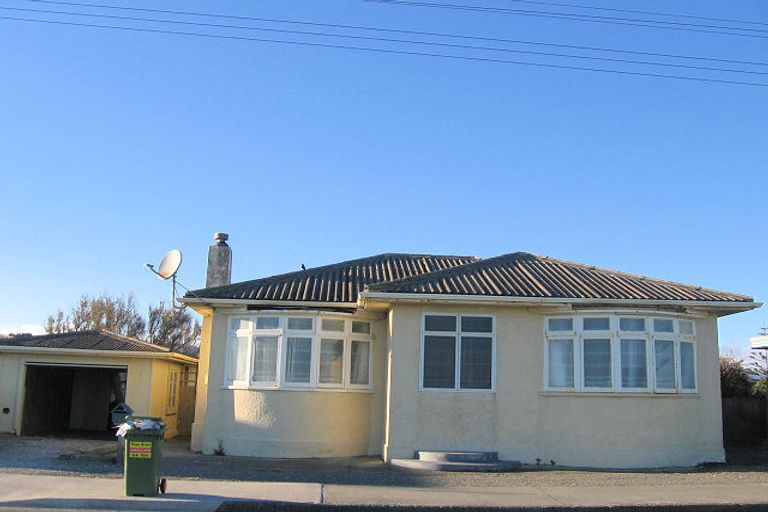 Photo of property in 10 Marine Parade, Otaki Beach, Otaki, 5512