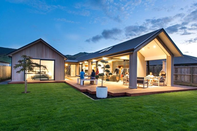 Photo of property in 17 Maturiki Drive, One Tree Point, 0118