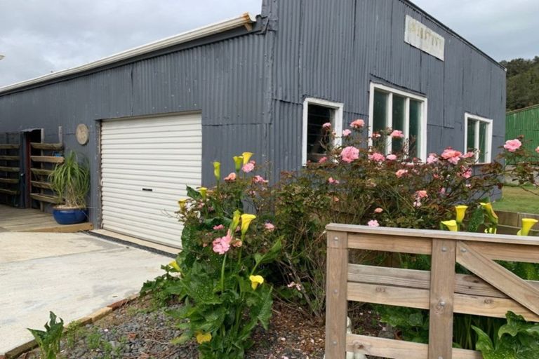 Photo of property in 14 Okau Road, Ahititi, Urenui, 4378