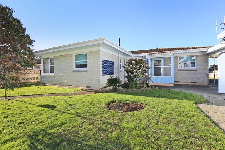 Photo of property in 81 Flaxmere Avenue, Flaxmere, Hastings, 4120