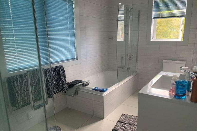 Photo of property in 665 Swanson Road, Swanson, Auckland, 0612