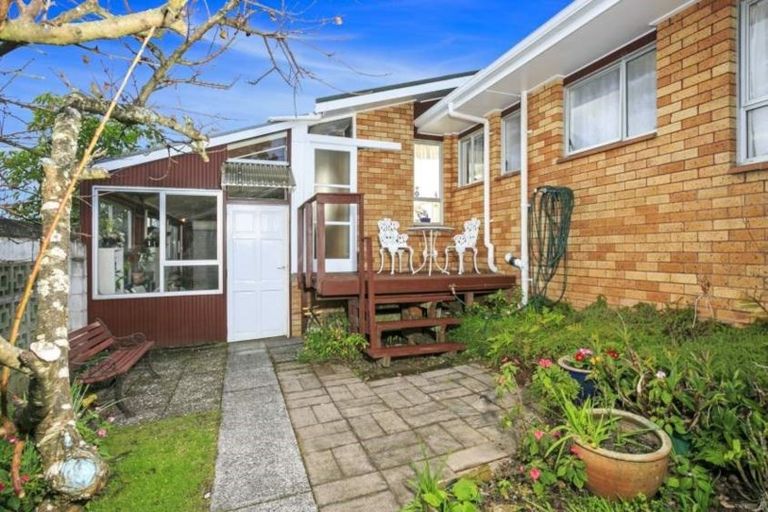 Photo of property in 36 Blakeborough Drive, Forrest Hill, Auckland, 0620