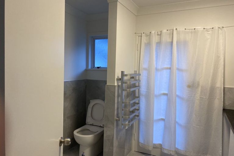 Photo of property in 1/15 Kayeleen Place, Cockle Bay, Auckland, 2014