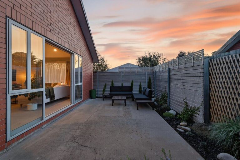 Photo of property in 8/190 Lincoln Road, Addington, Christchurch, 8024