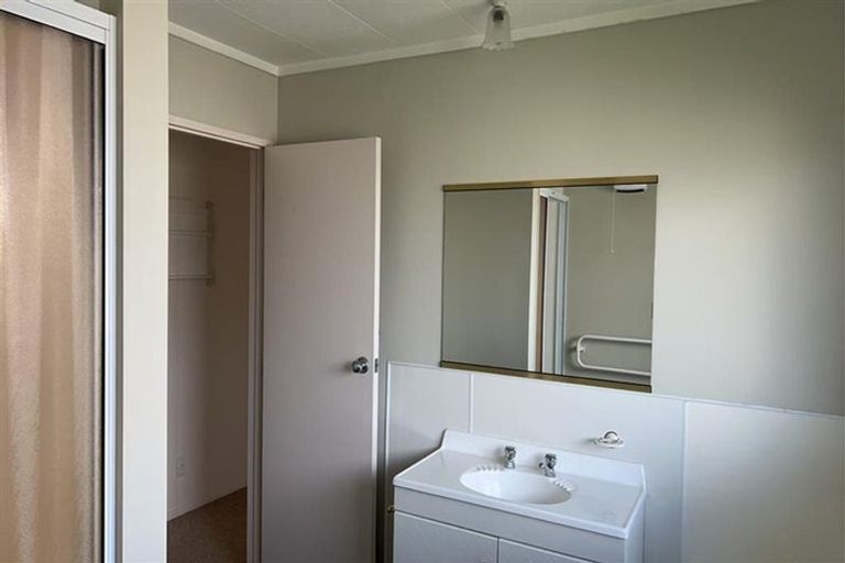 Photo of property in 2 Winslow Place, Levin, 5510