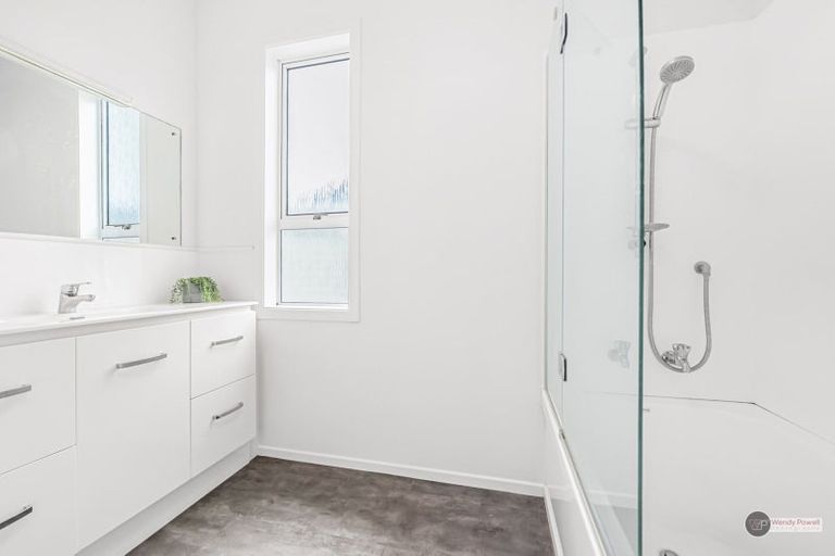 Photo of property in 3 Saint Ronans Avenue, Waterloo, Lower Hutt, 5011