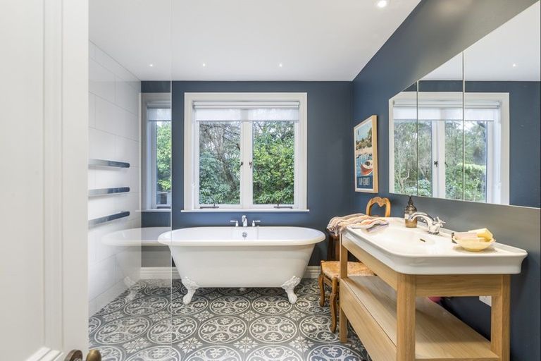 Photo of property in 2 Chenery Road, Red Beach, 0932