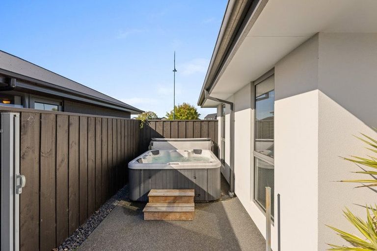 Photo of property in 62 Tiritiri Moana Drive, Pegasus, 7612