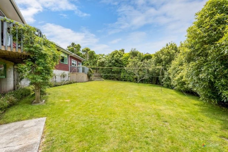 Photo of property in 15 Wilson Grove, Normandale, Lower Hutt, 5010