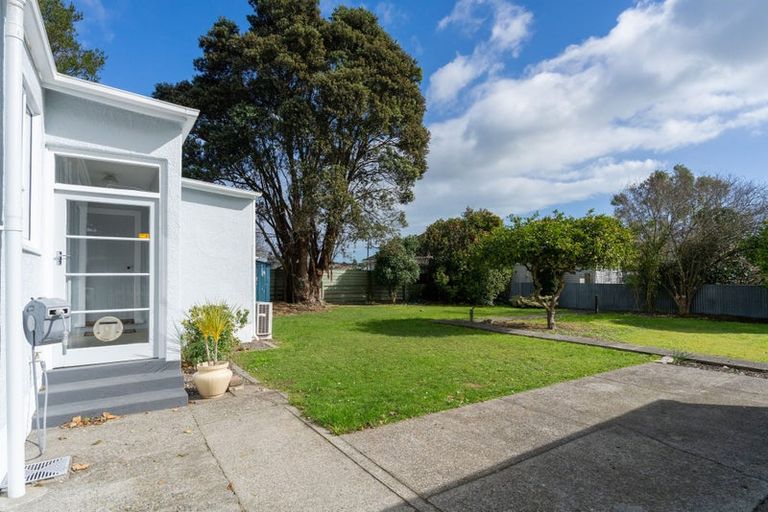 Photo of property in 3 Winchester Street, Levin, 5510