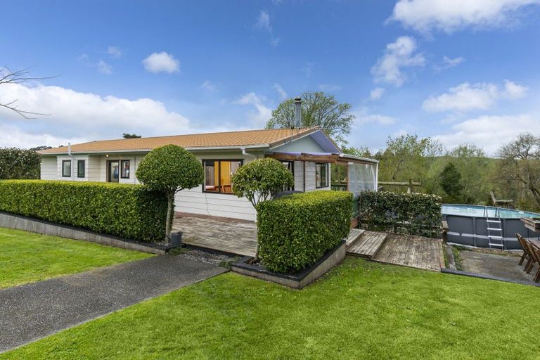 Photo of property in 1187 Peak Road, Helensville, 0875