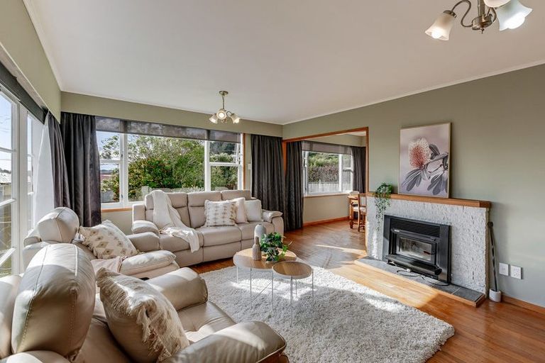 Photo of property in 102 Ruapehu Street, Paraparaumu, 5032