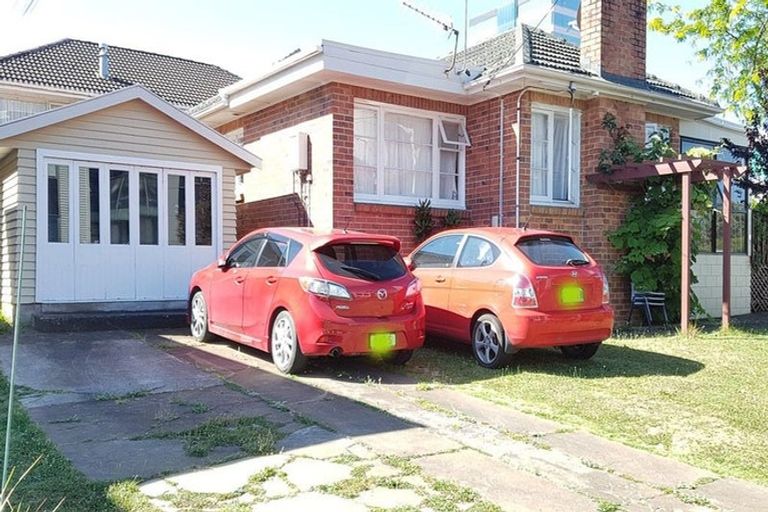 Photo of property in 1/19 Huron Street, Takapuna, Auckland, 0622