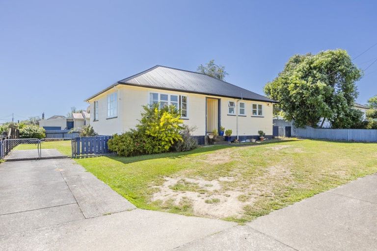 Photo of property in 12 Freyberg Terrace, Waipukurau, 4200