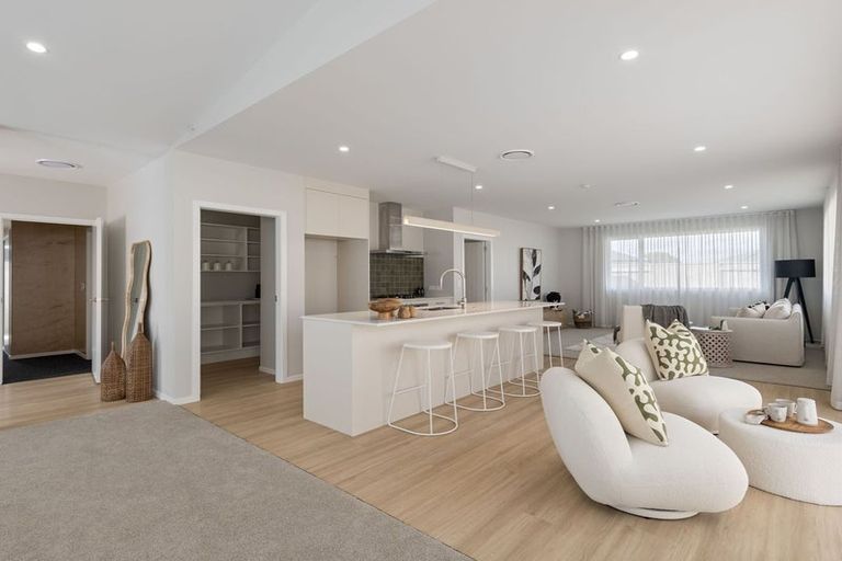 Photo of property in 44 Solitude Crescent, Kelvin Grove, 4470