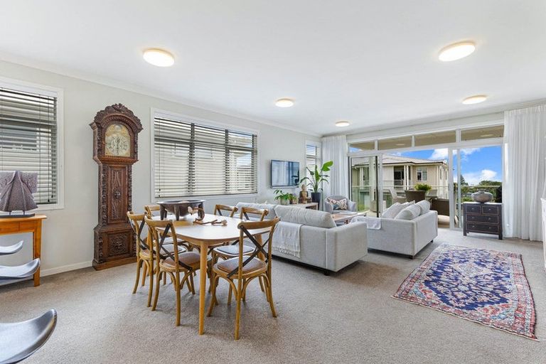 Photo of property in 52 Landmark Terrace, Orewa, 0931