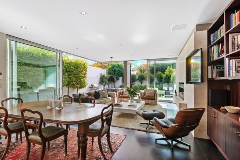 Photo of property in 26 Peacock Street, Christchurch Central, Christchurch, 8013