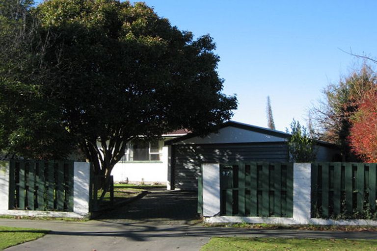 Photo of property in 97 Warren Crescent, Hillmorton, Christchurch, 8025