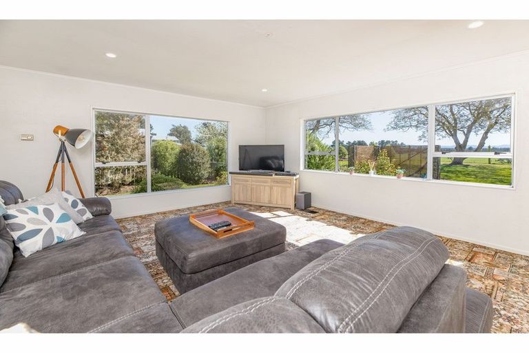 Photo of property in 2208 Old West Coast Road, Kirwee, Christchurch, 7671