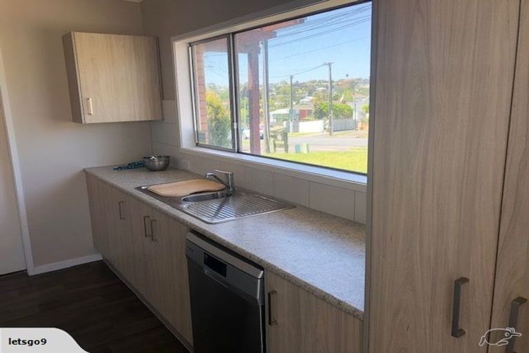 Photo of property in 2/62 Uxbridge Road, Mellons Bay, Auckland, 2014